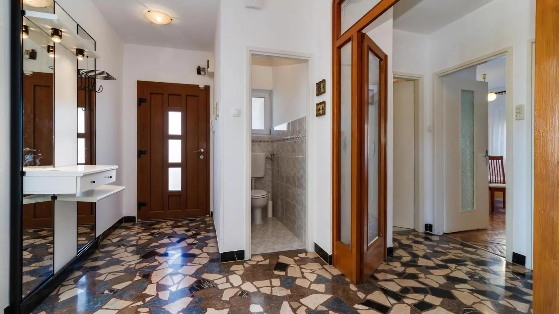 Spacious Apartment 풀라