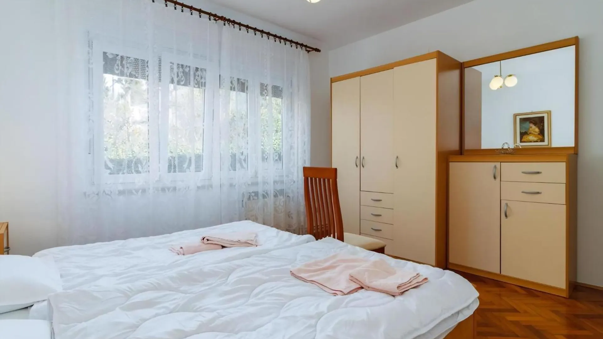 Spacious Apartment 풀라