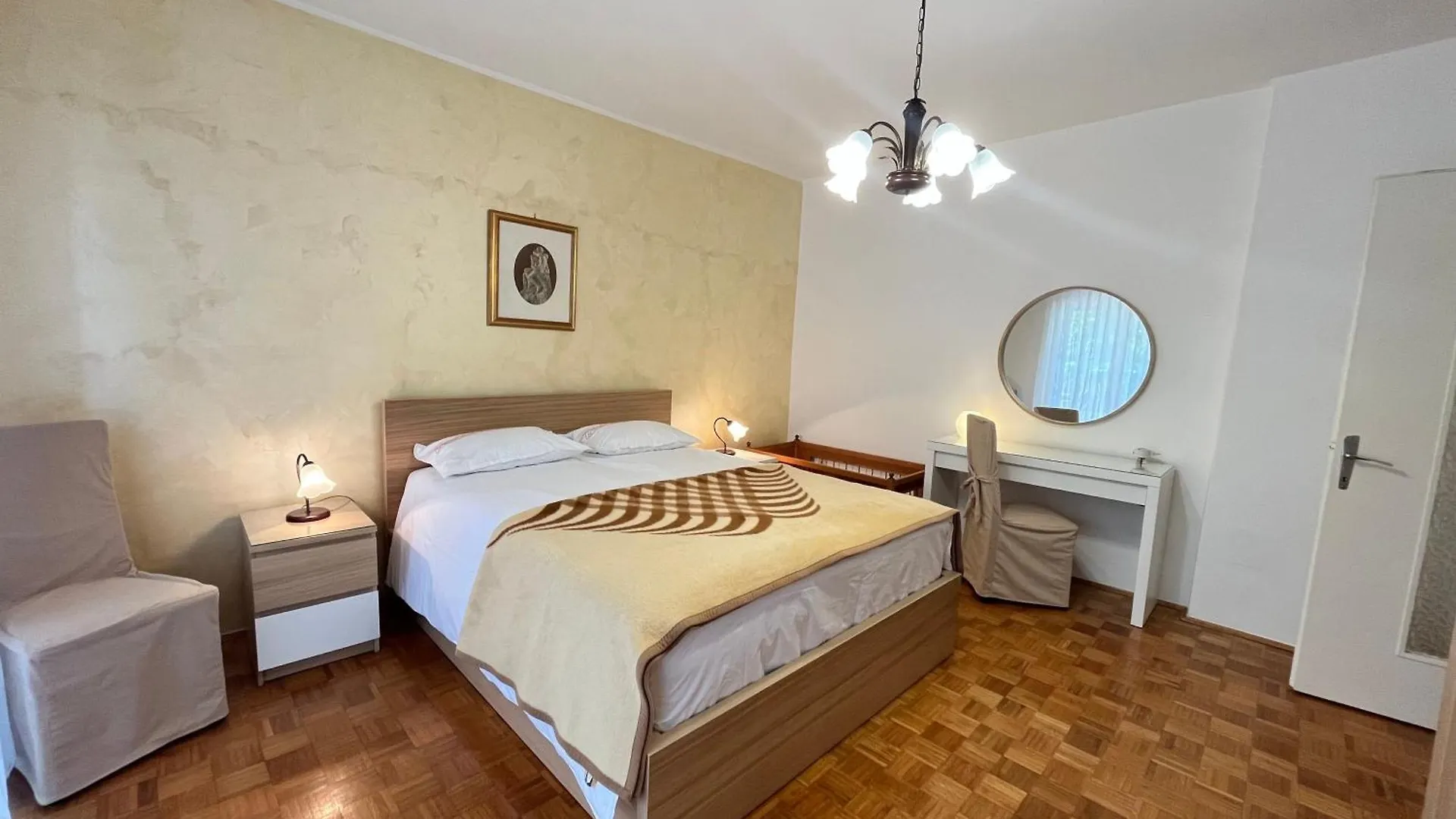 Spacious Apartment 풀라